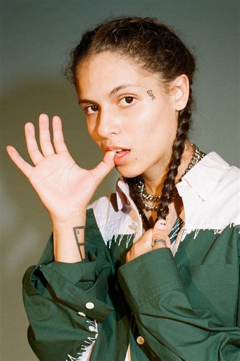 is 070 shake a girl.